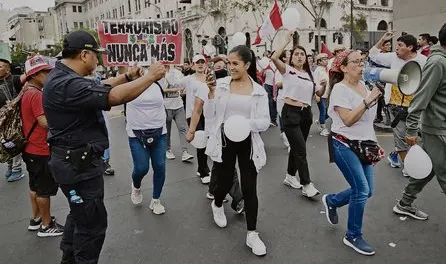 ¿LA PNP PUEDE CONVOCAR MOVILIZACIONES SOCIALES? 3 Imagean